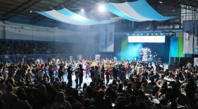Invitan a vivir la peña “Esperando el 25” con música, danza y tradición