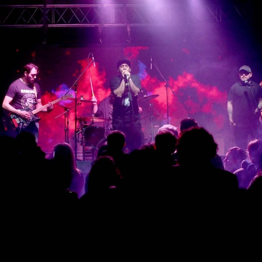 El rock fueguino tuvo su gran noche ante un multitudinario marco de público