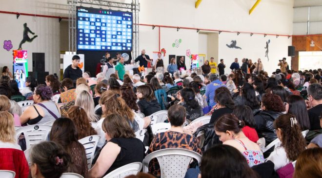 Más de 2.000 mujeres participaron del bingo en la Casa del Deporte