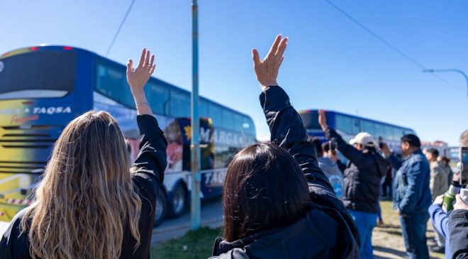 Una delegación de 220 fueguinos partió hacia Chile para competir en los Juegos de la Araucanía
