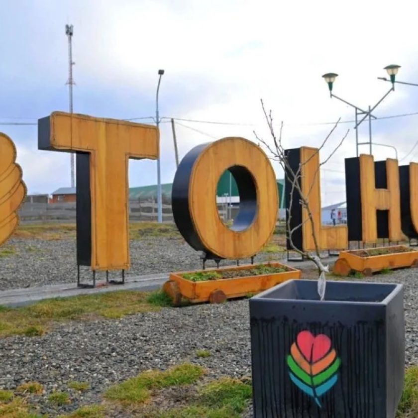 Tolhuin celebra sus 54 años con desfile cívico militar y actividades para toda la comunidad